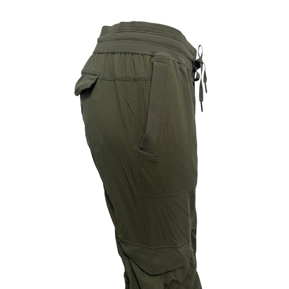 Lululemon Dance Studio Relaxed-Fit Mid-Rise Cargo PantLegacy Green medium - Picture 7 of 16